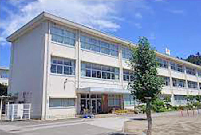 明保小学校 約850〜900m